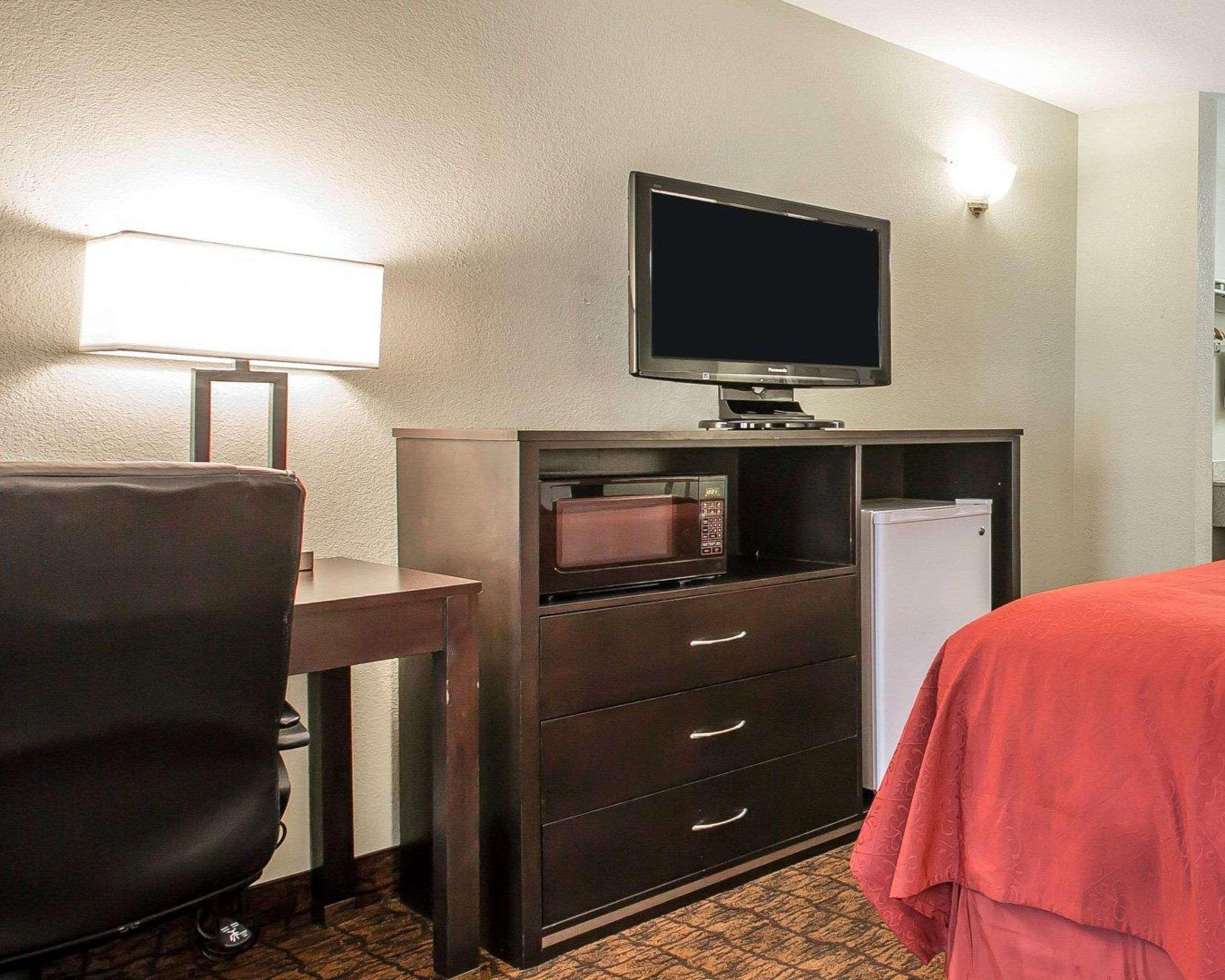 Quality Inn & Suites Woodland - Sacramento Airport Exterior foto