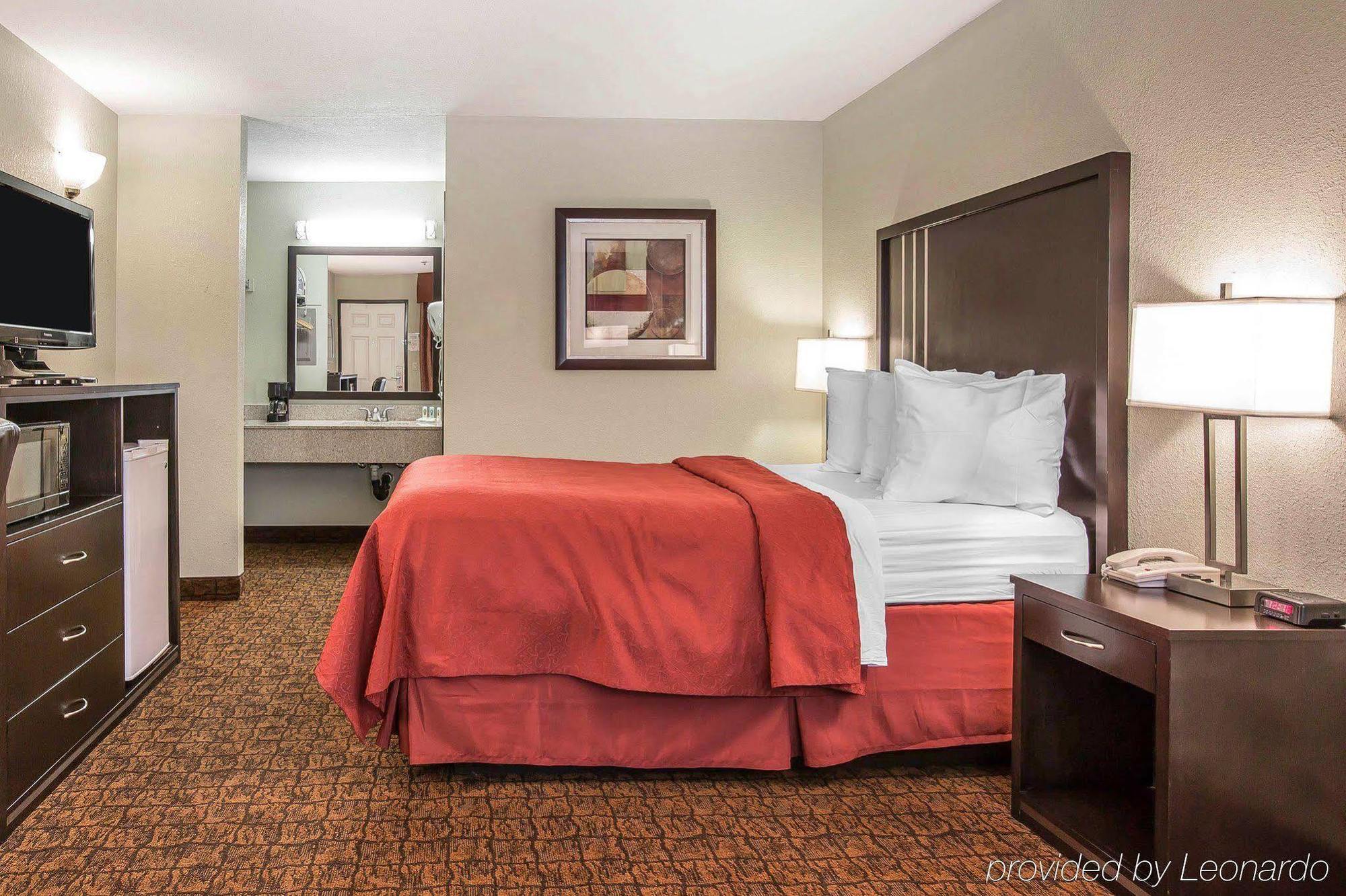 Quality Inn & Suites Woodland - Sacramento Airport Exterior foto