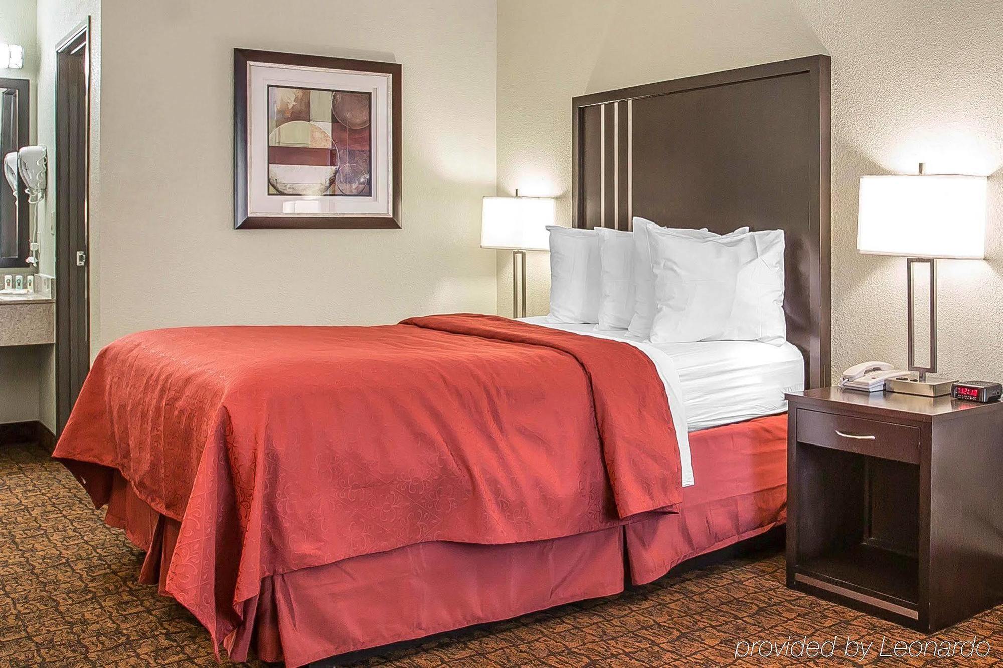 Quality Inn & Suites Woodland - Sacramento Airport Exterior foto